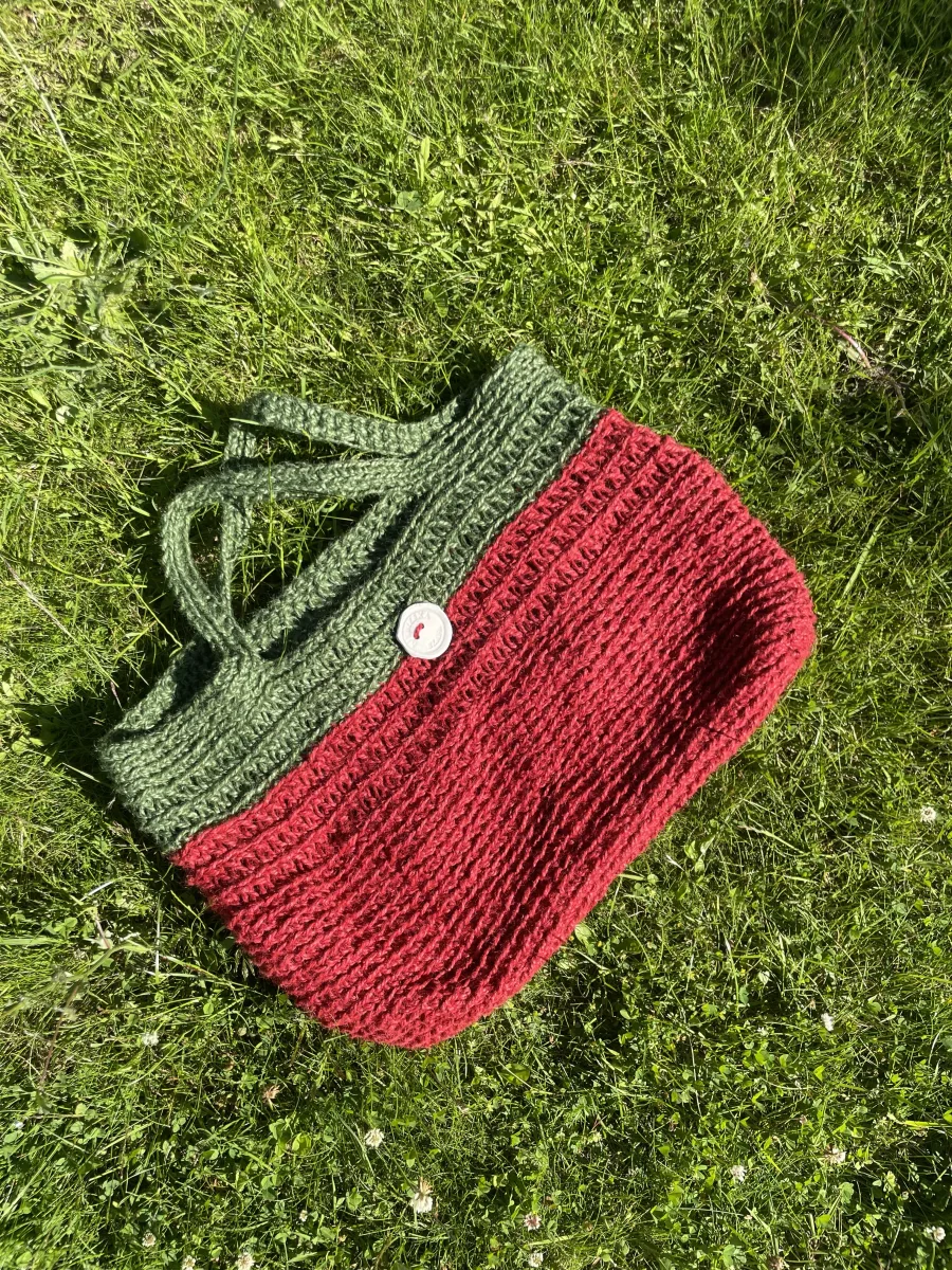 Burgundowa torba — zdjęcie 2