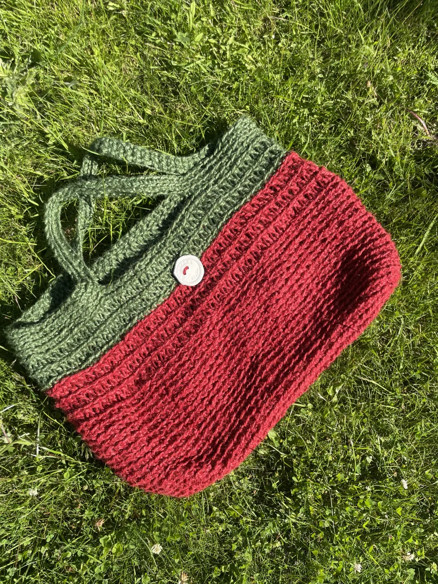 Burgundowa torba — zdjęcie 3