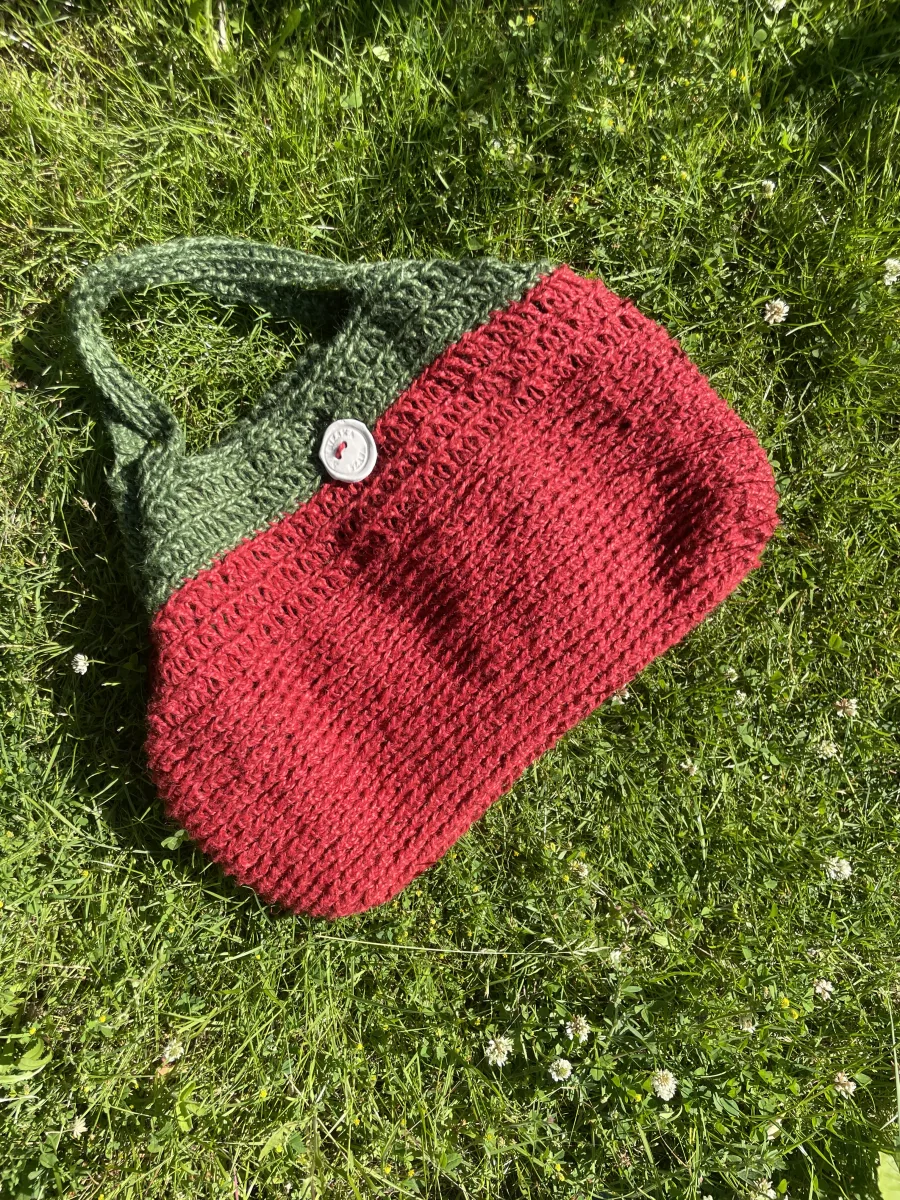 Burgundowa torba — zdjęcie 6